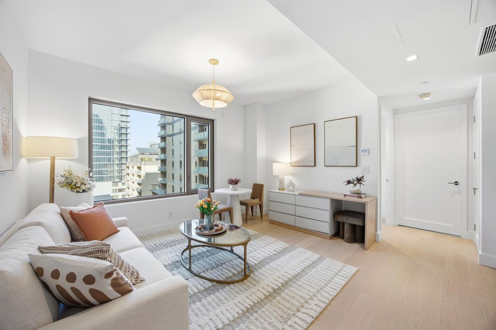 24-01 Queens Plaza North, Unit 1601