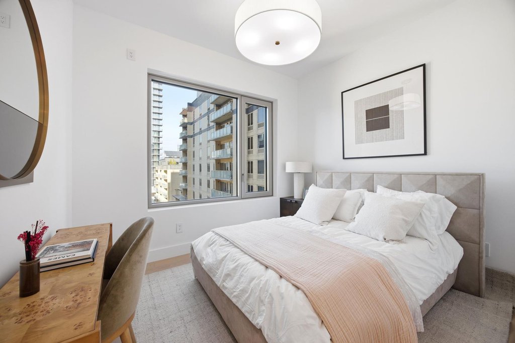 24-01 Queens Plaza North, Unit 1601 photo 4
