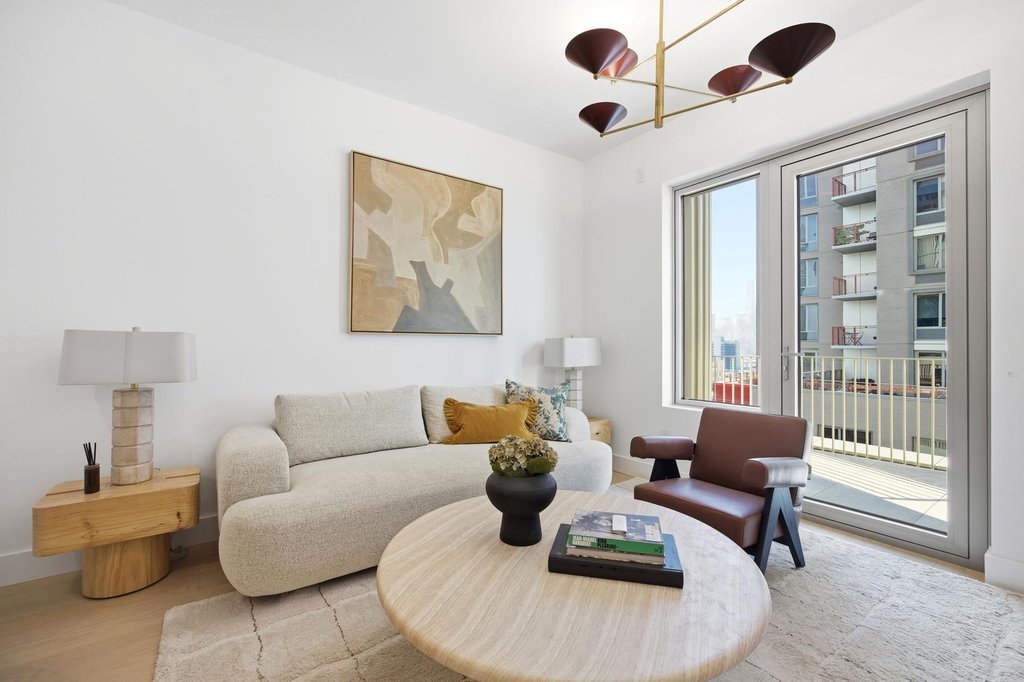 24-01 Queens Plaza North, Unit 406 photo 2