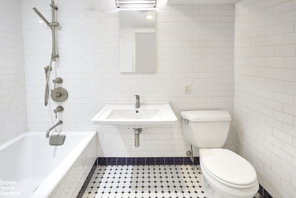21-13 45th Avenue – For Sale photo 18