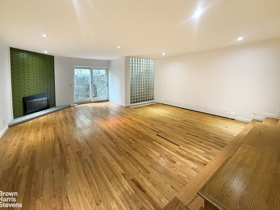21-13 45th Avenue – For Sale photo 19