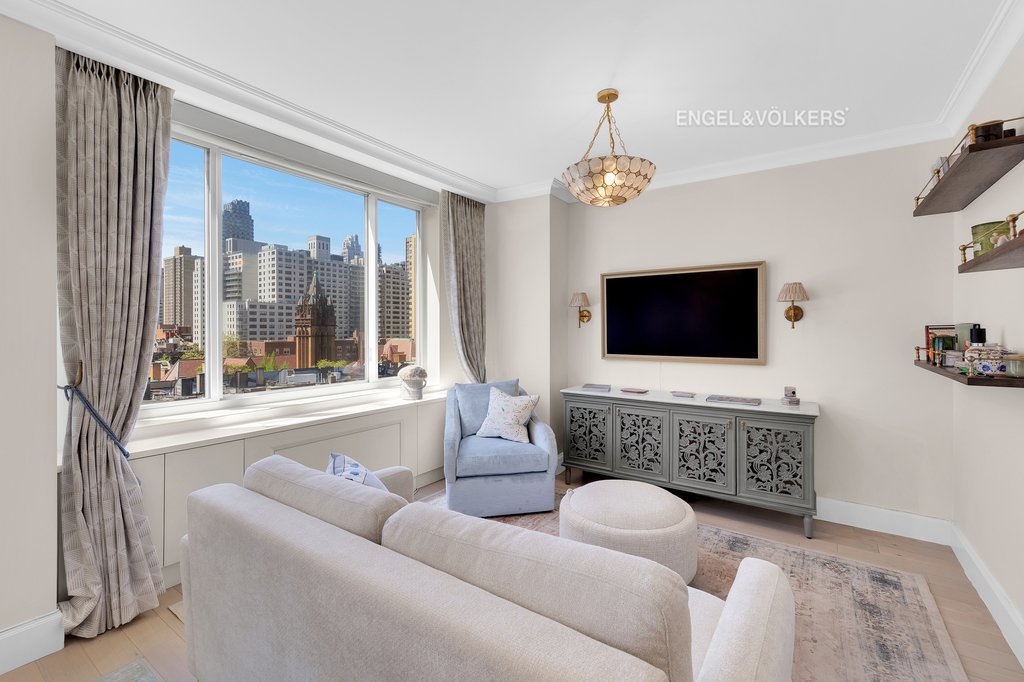 389 East 89th Street, Unit 10B