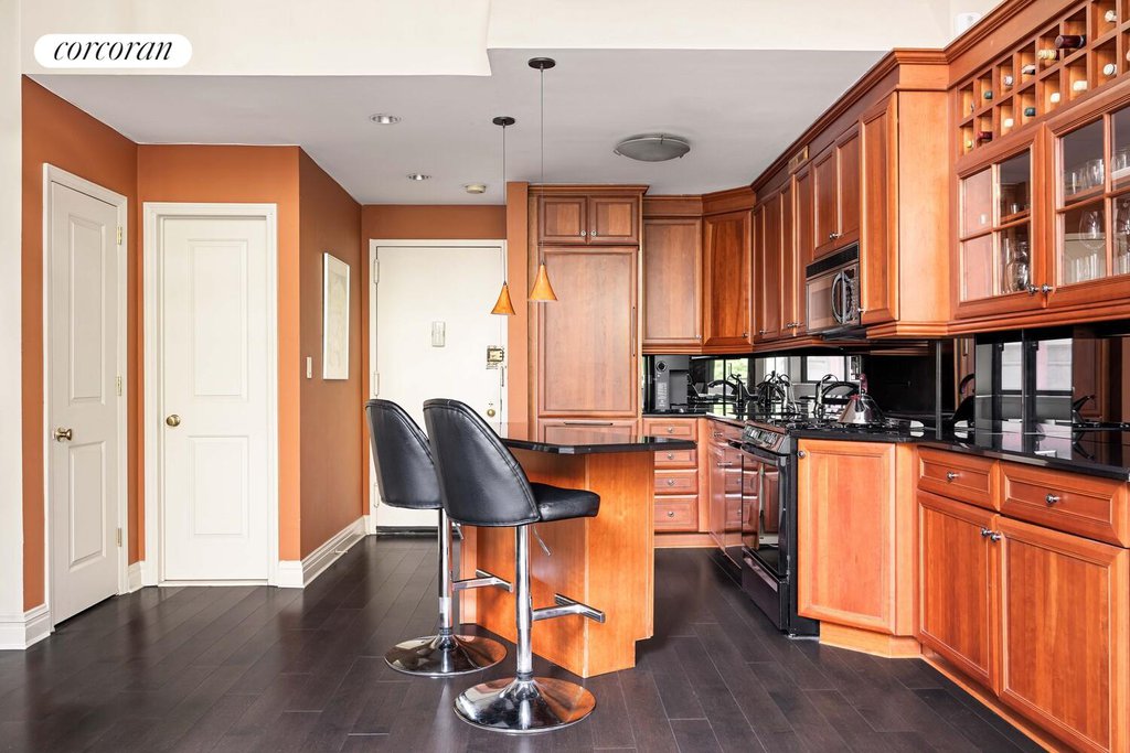 170 East 88th Street, Unit 2B photo 3