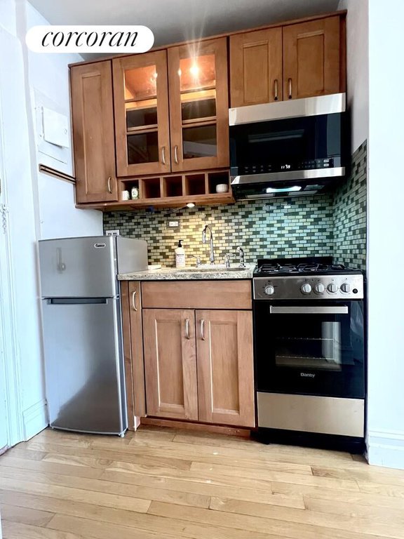 457 West 57th Street, Unit 603 photo 7