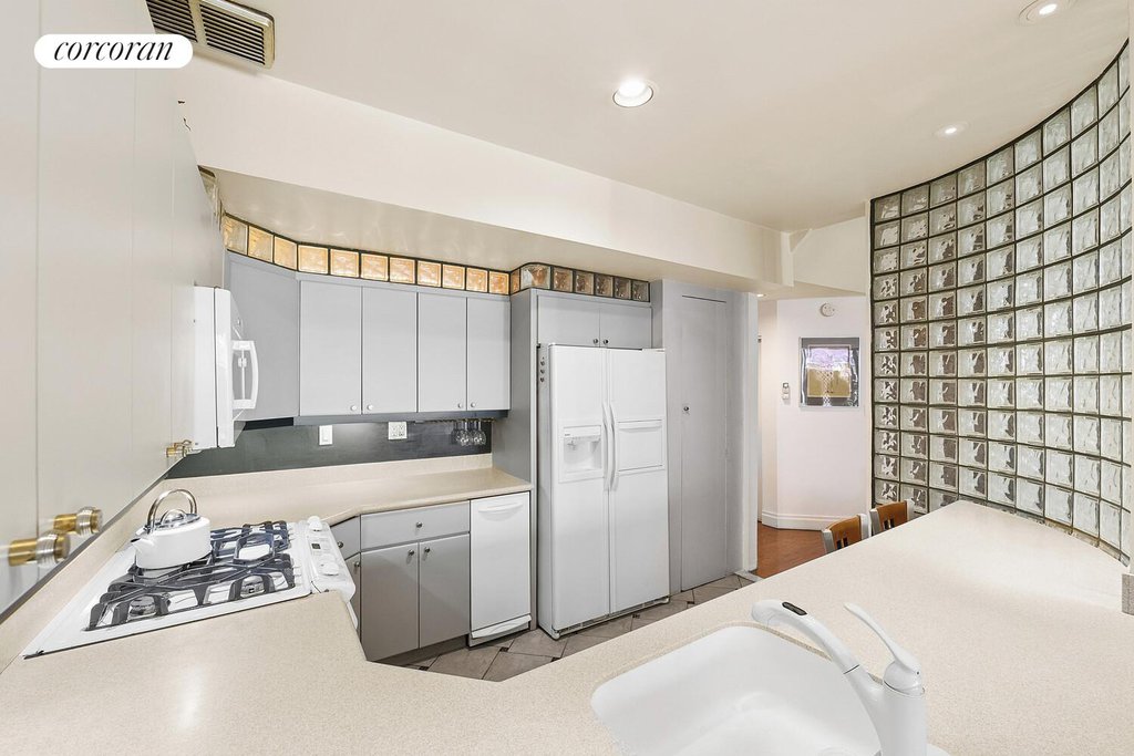 329 West 19th Street, Unit G photo 3