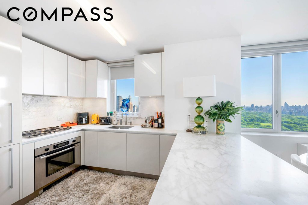 322 West 57th Street, Unit 50H photo 3