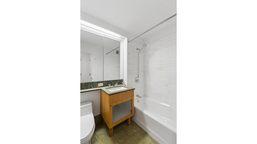 207 East 57th Street, Unit 5C photo 9