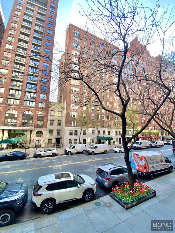 345 East 72nd Street, Unit 2A