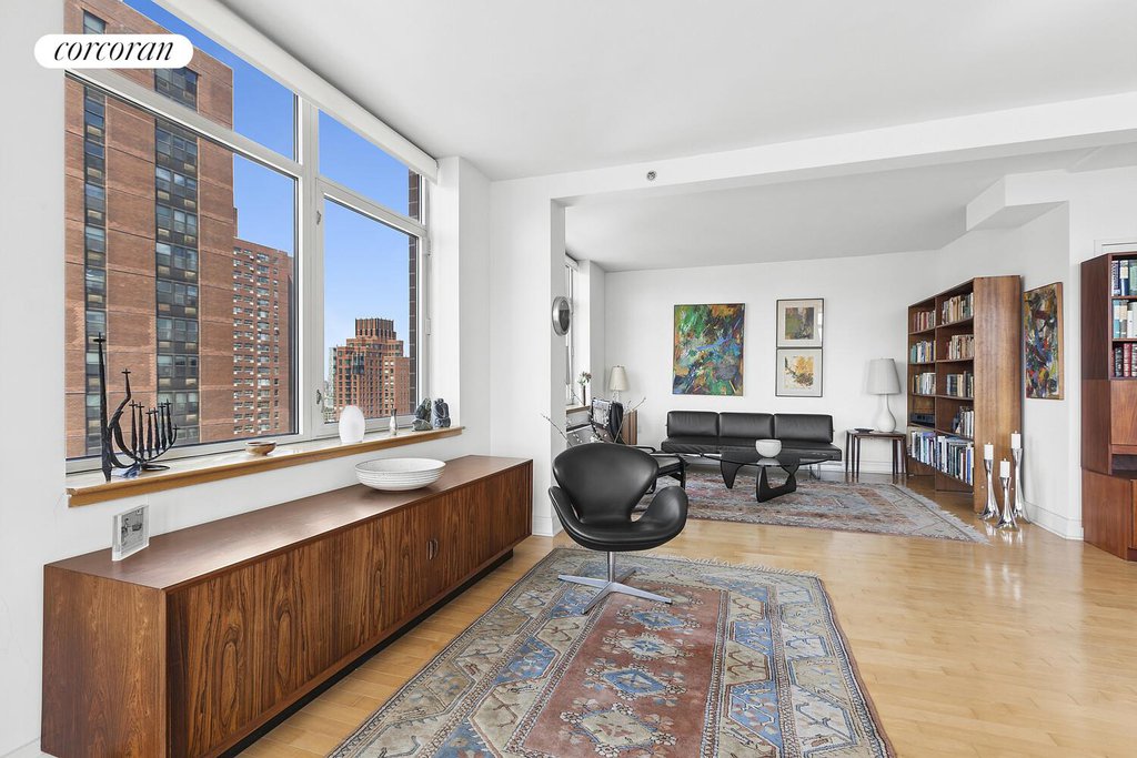 1760 Second Avenue, Unit 32C photo 3