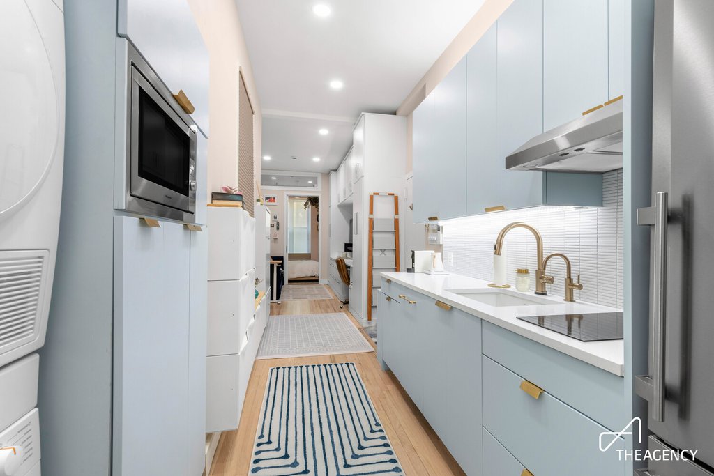 334 West 17th Street, Unit 1W