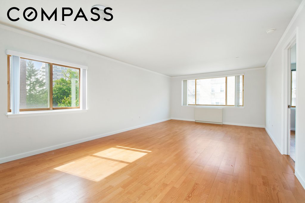 3800 Blackstone AVENUE, Unit 5S photo 2