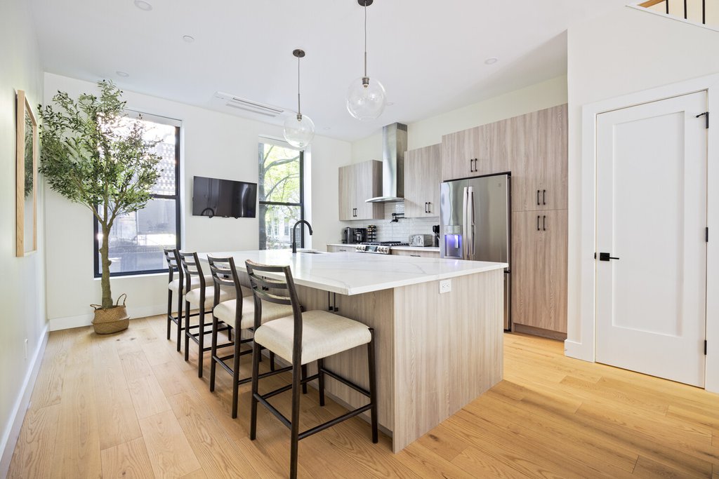 391 Manhattan Avenue – For Sale photo 18