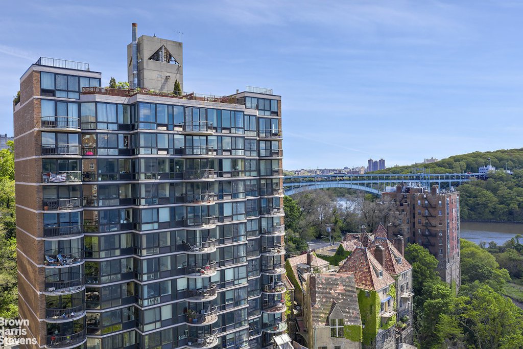 2521 Palisade Avenue, Unit 11B photo 5