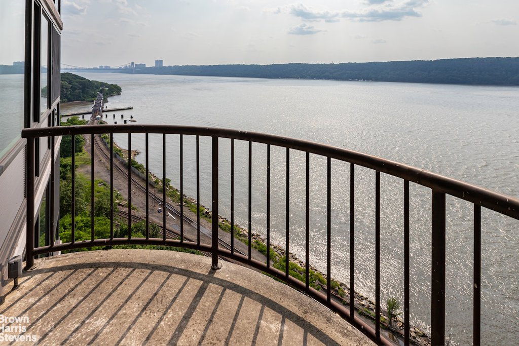 2521 Palisade Avenue, Unit 11B photo 6