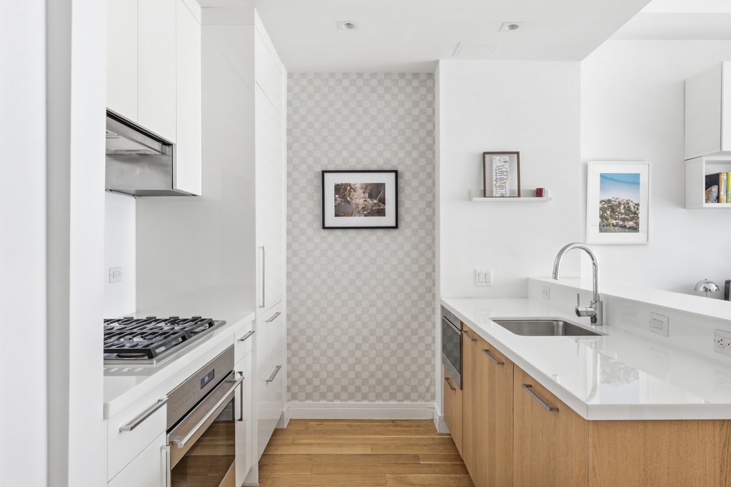 230 East 20th Street, Unit 66 photo 4
