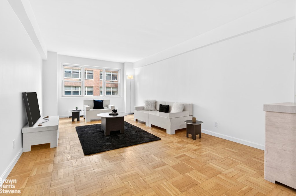315 East 69th Street, Unit 6L photo 3
