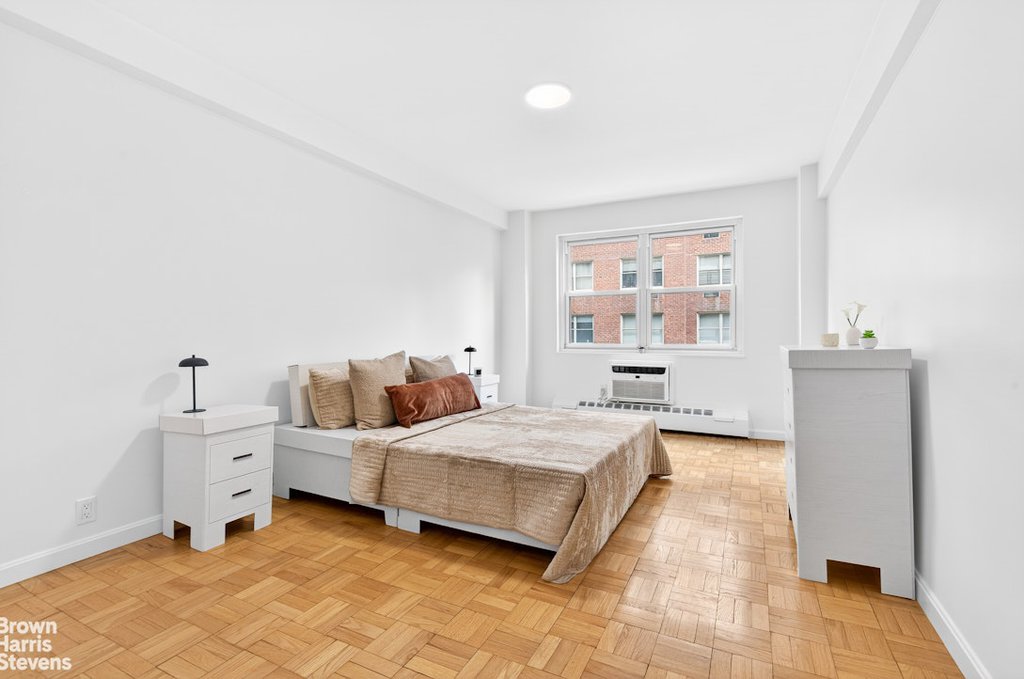315 East 69th Street, Unit 6L photo 5