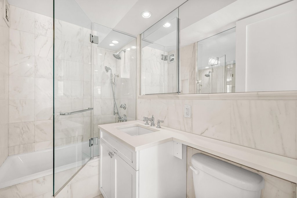 305 East 40th Street, Unit 19F photo 11