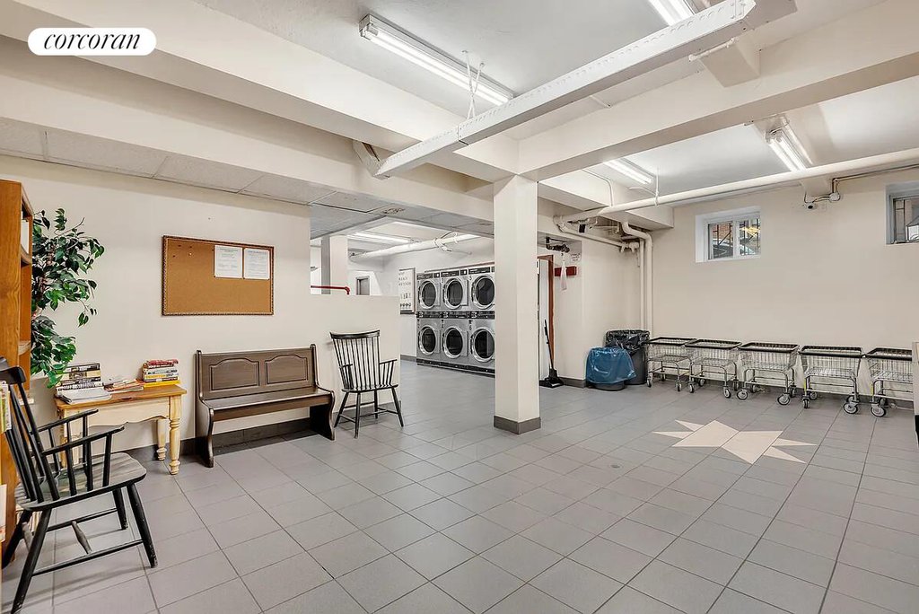 76-15 35th Avenue, Unit 6O photo 16