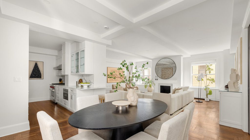 975 Park Avenue, Unit 5D photo 3