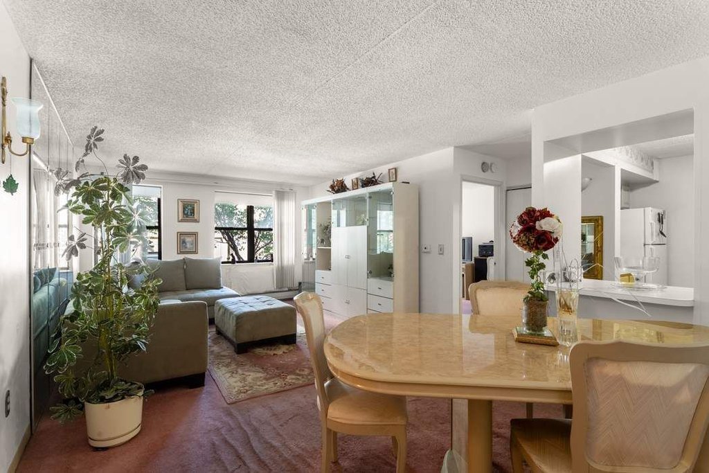 1919 Madison Avenue, Unit 220