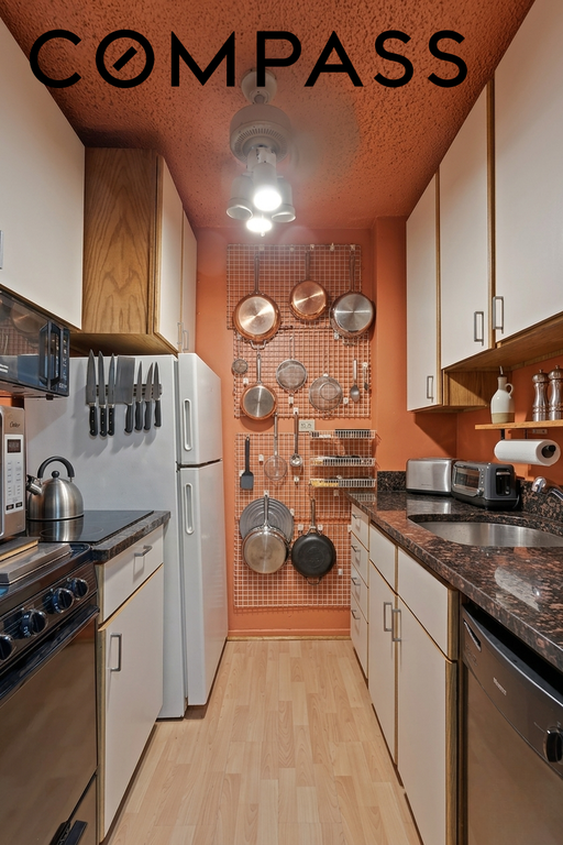210 East 15th Street, Unit 6D photo 3