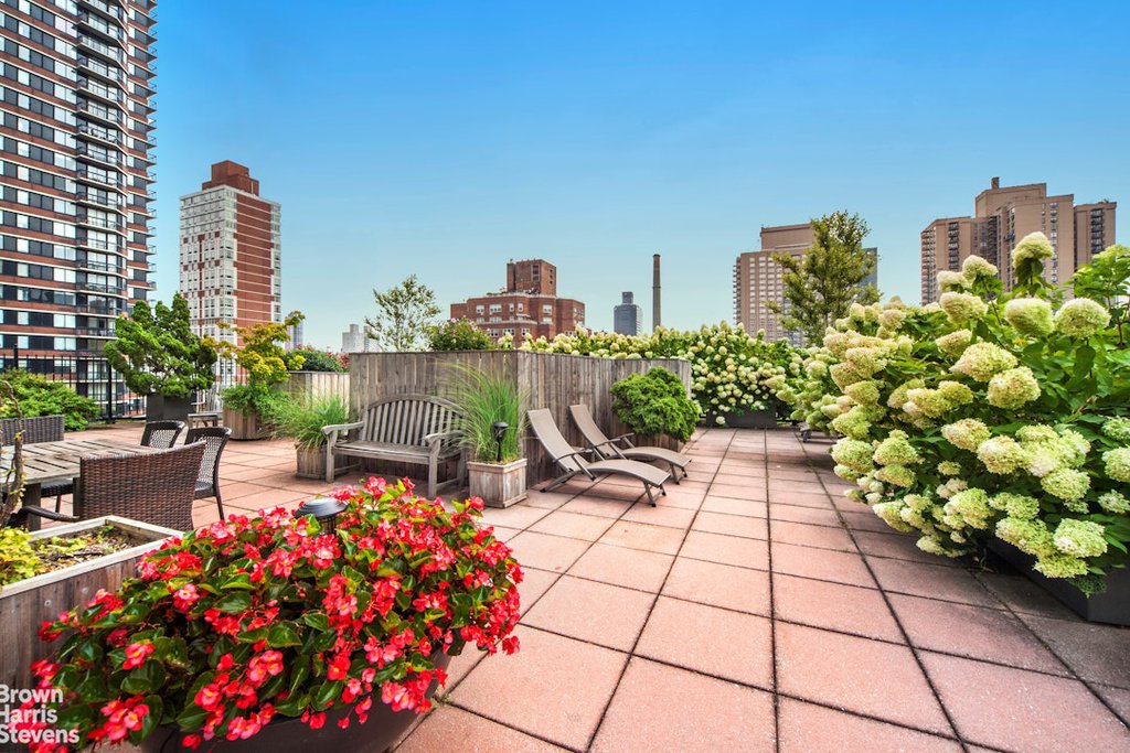 340 East 74th Street, Unit 7K photo 6