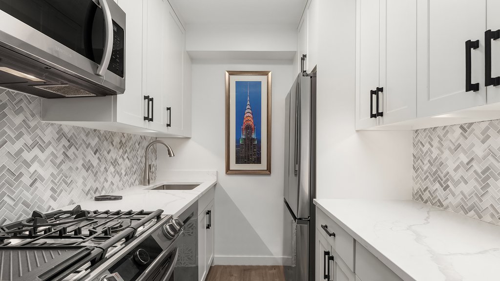 310 Lexington Avenue, Unit 3D photo 3