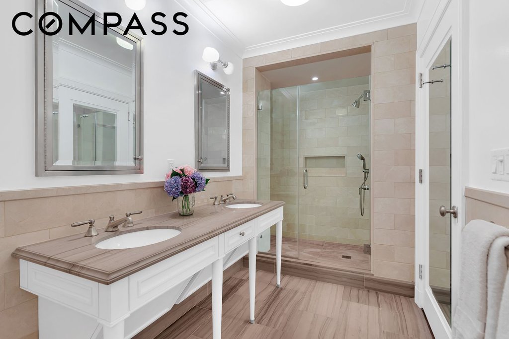 530 Park Avenue, Unit 19G photo 6