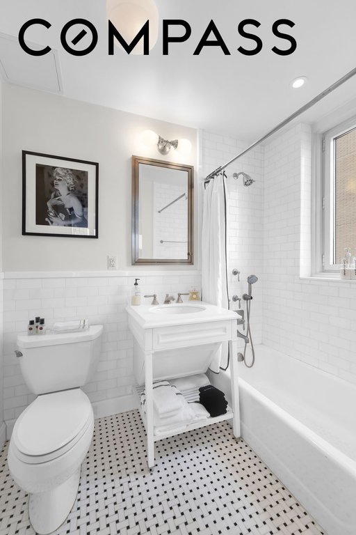 530 Park Avenue, Unit 19G photo 9