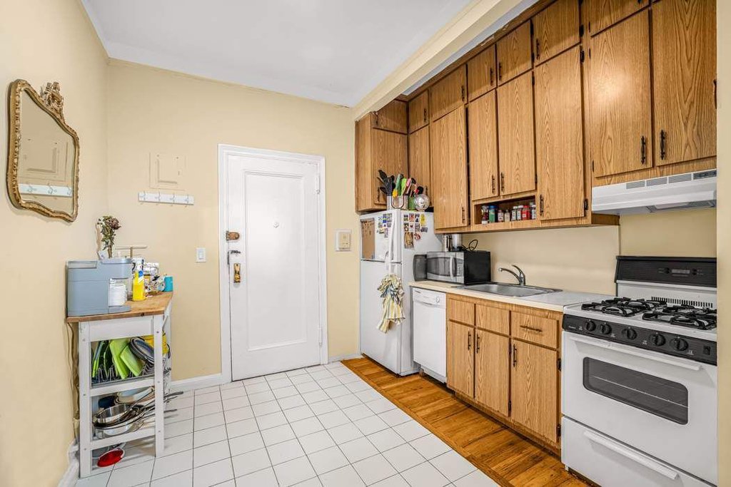 510 West 110th Street, Unit 9F photo 6