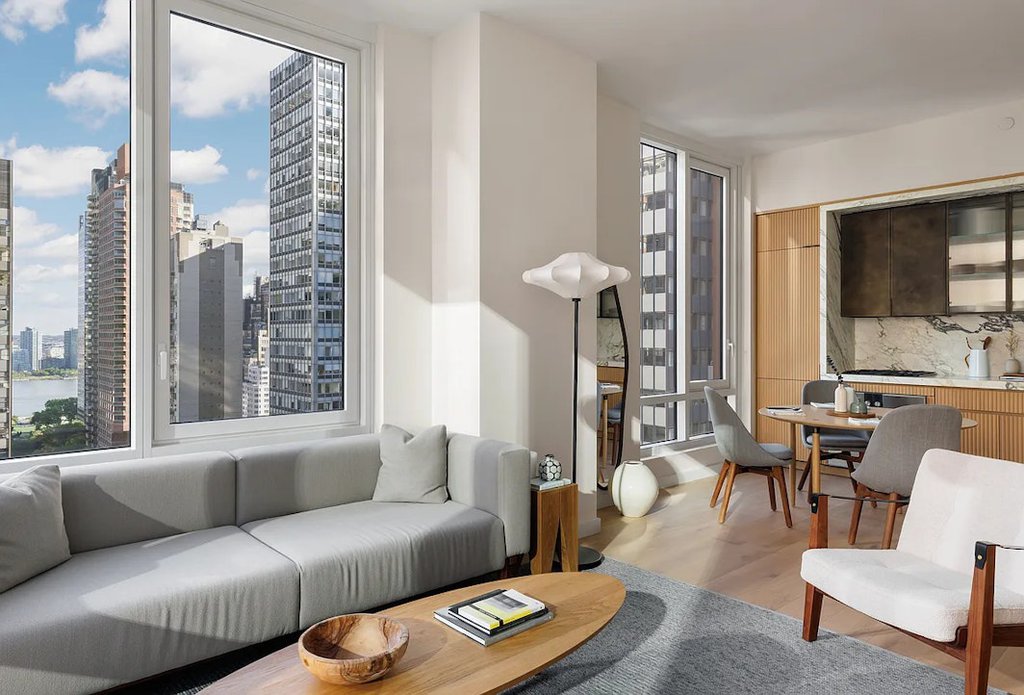 135 East 47th Street, Unit 20B photo 4