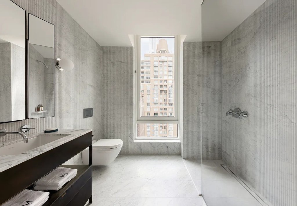 135 East 47th Street, Unit 20B photo 6