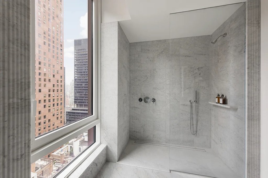 135 East 47th Street, Unit 20B photo 7