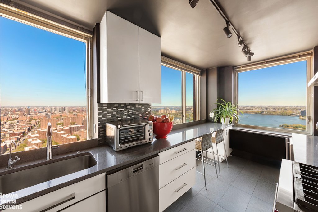 215 East 96th Street, Unit 41H photo 3