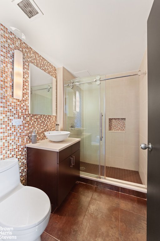 215 East 96th Street, Unit 41H photo 10