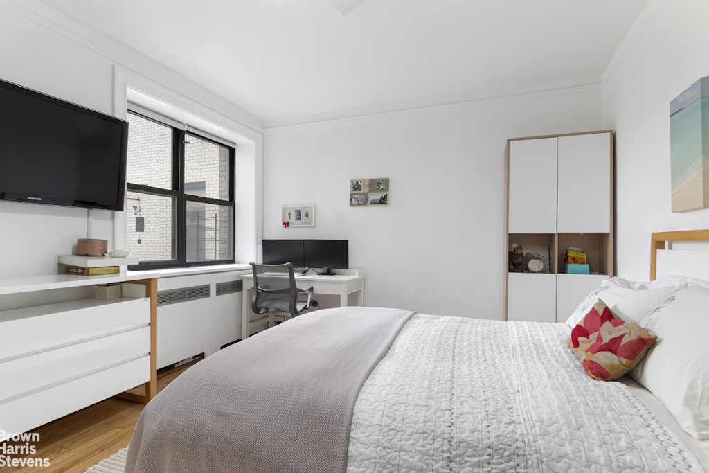 350 Cabrini Boulevard, Unit 4B photo 4