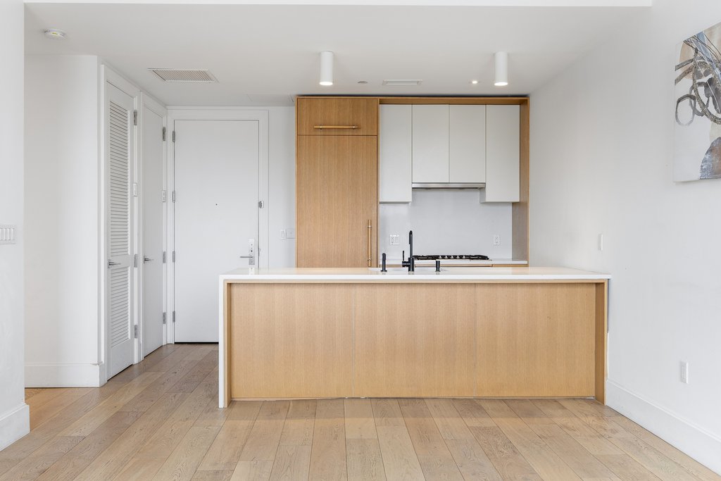 22-18 Jackson Avenue, Unit 409