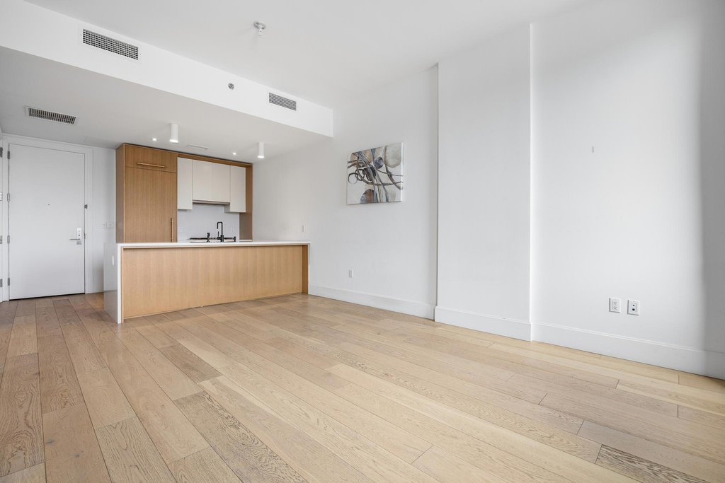 22-18 Jackson Avenue, Unit 409 photo 4