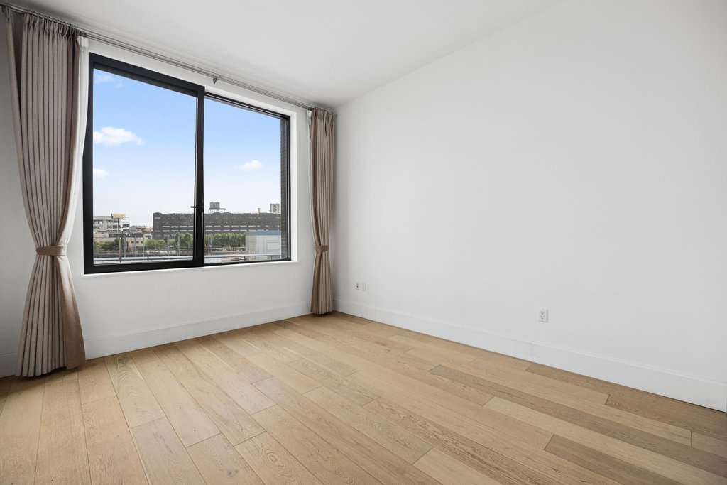 22-18 Jackson Avenue, Unit 409 photo 8