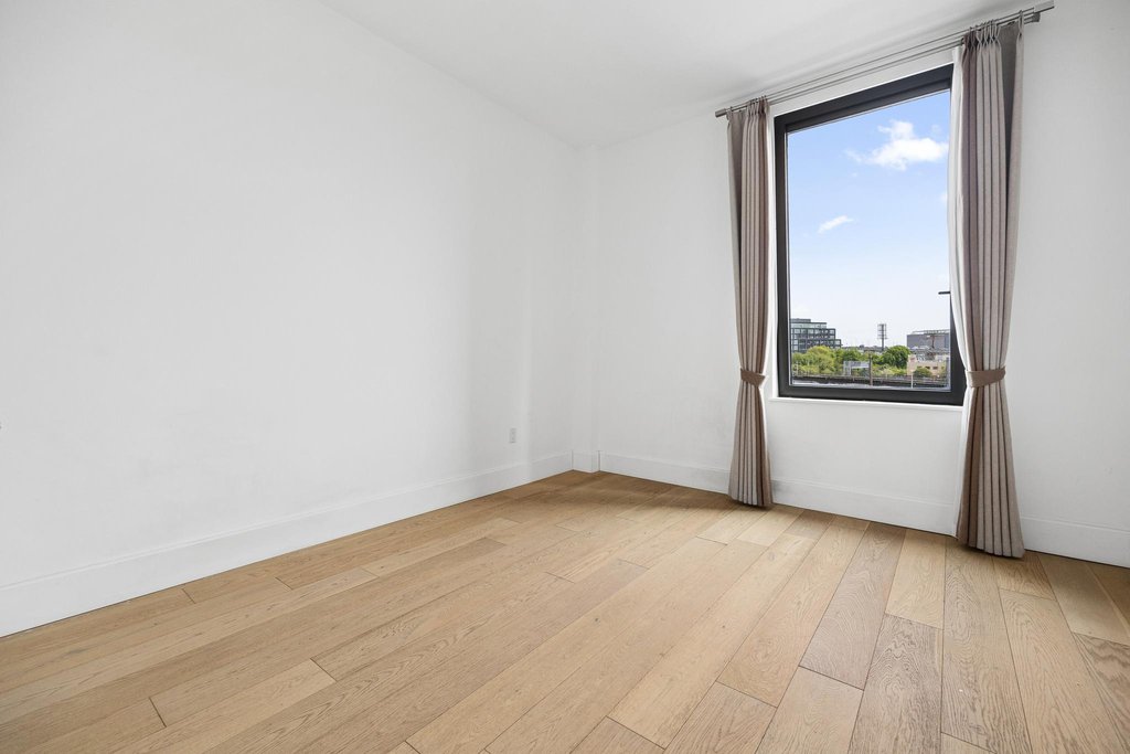 22-18 Jackson Avenue, Unit 409 photo 10