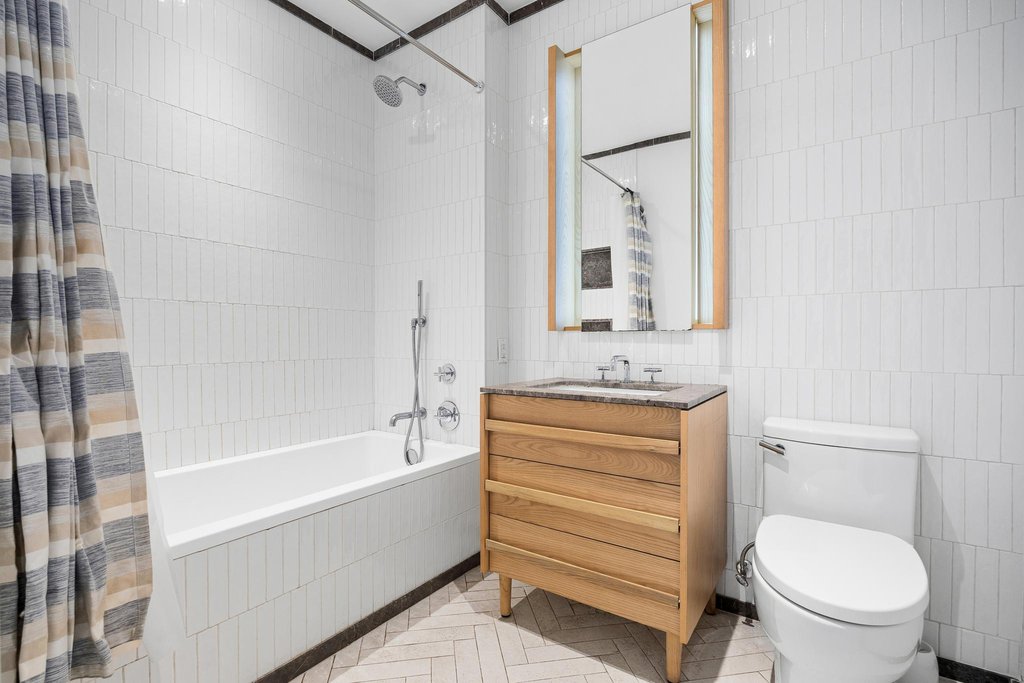 22-18 Jackson Avenue, Unit 409 photo 12