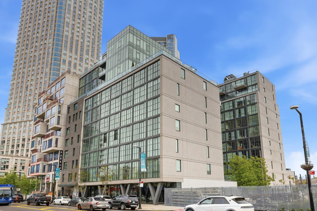 22-18 Jackson Avenue, Unit 409 photo 16