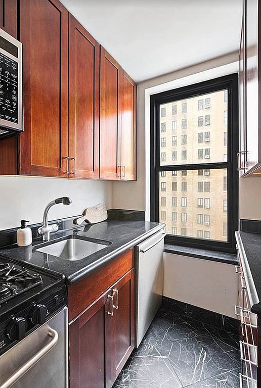 161 West 16th Street, Unit 8K photo 3