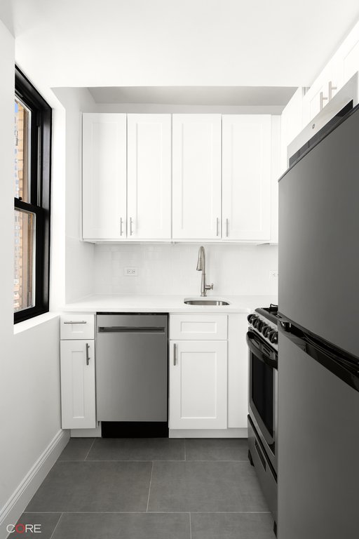 225 East 79th Street, Unit 16E photo 6