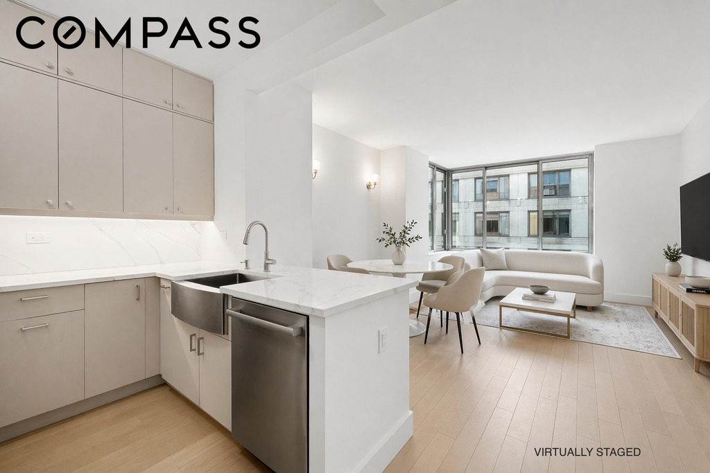 200 Riverside Boulevard, Unit 15F photo 3
