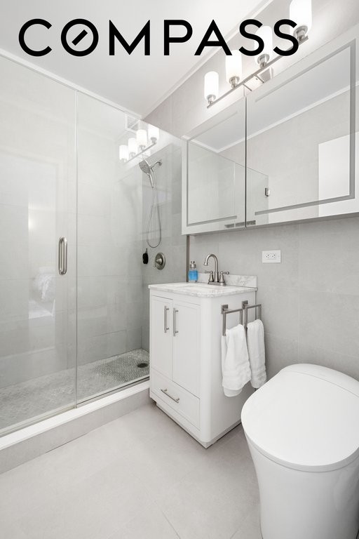 200 Riverside Boulevard, Unit 15F photo 7