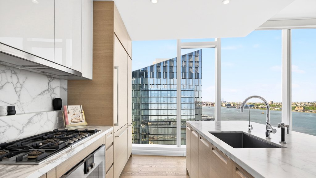 30 Riverside Boulevard, Unit 33A photo 6