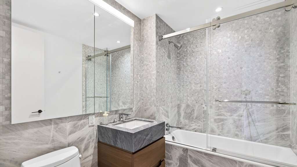 30 Riverside Boulevard, Unit 33A photo 17