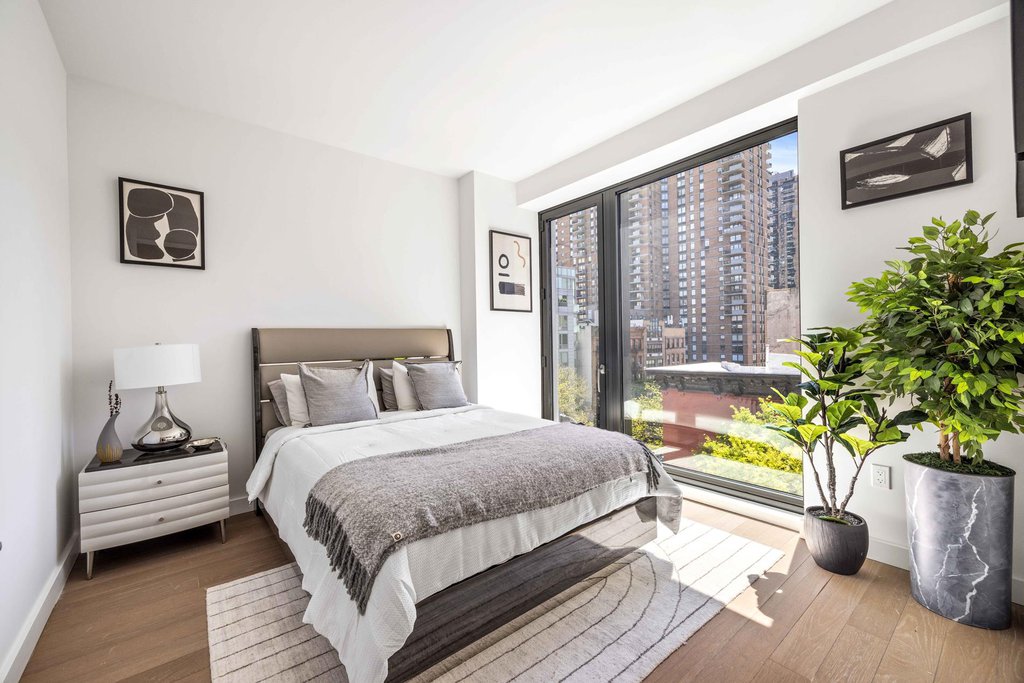 500 West 45th Street, Unit 626 photo 3